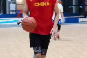 何时复出？崔永熙回到了广西南宁，跟爸爸一起组队打球